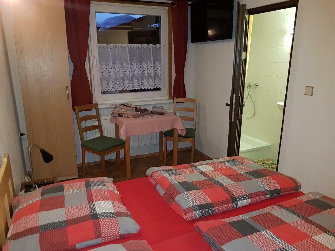 לונגוץ Pension Haus Rohrmoser מראה חיצוני תמונה